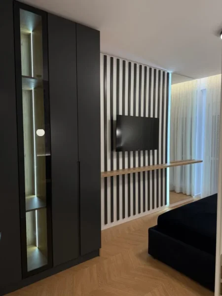 Tirane, jepet me qera apartament 1+1 Kati 3, 60 m² 800 € (Liqeni Artificial)