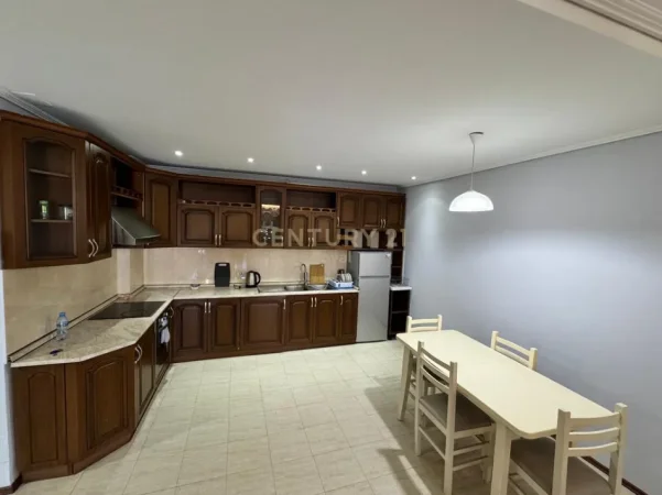Tirane, jepet me qera apartament 2+1+Aneks+Ballkon Kati 9, 100 m² 800 € 