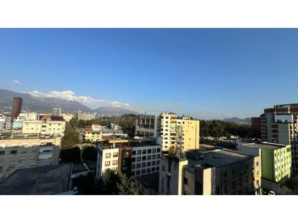 Tirane, jepet me qera apartament 2+1+Aneks+Ballkon Kati 9, 100 m² 800 € 