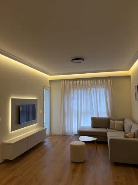 Tirane, jepet me qera apartament 1+1 Kati 6, 75 m² 500 € (Rruga Dritan Hoxha)