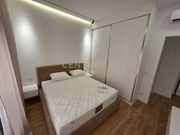 Tirane, jepet me qera apartament 1+1+Aneks+Ballkon Kati 4, 70 m² 1.050 € 