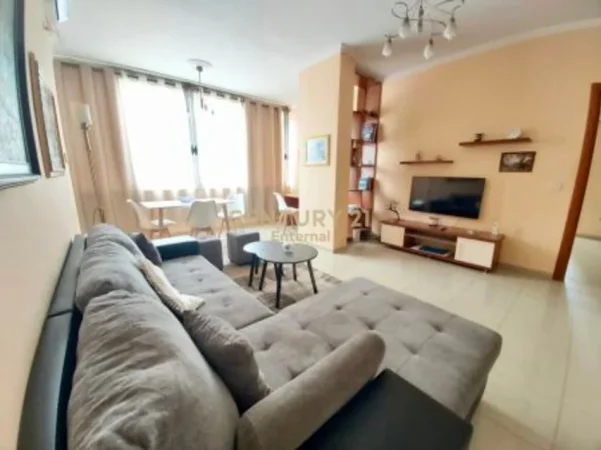 Tirane, jepet me qera apartament 2+1+Aneks+Ballkon Kati 3, 80 m² 700 € (Garda)