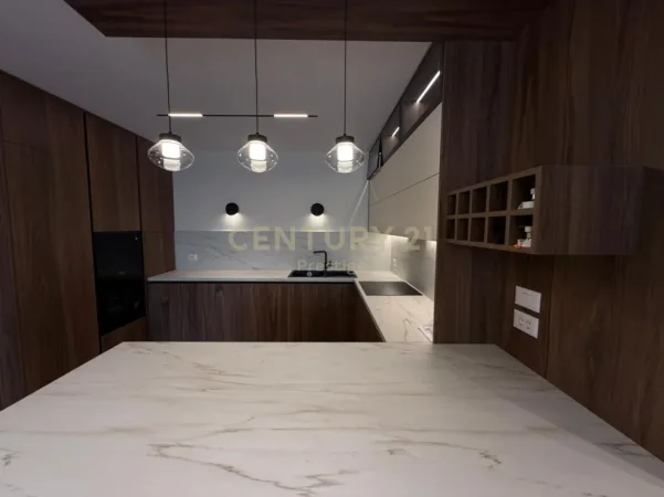 Tirane, jepet me qera apartament 2+1+Aneks+Ballkon Kati 9, 120 m² 2.000 € 