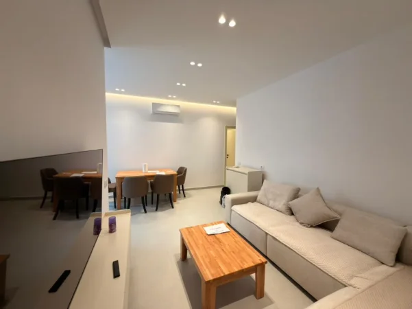 Tirane, jepet me qera apartament 1+1 Kati 3, 76 m² 400 € (Shkoze)