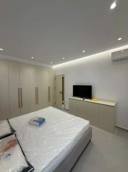 Tirane, jepet me qera apartament 1+1 Kati 3, 76 m² 400 € (Shkoze)