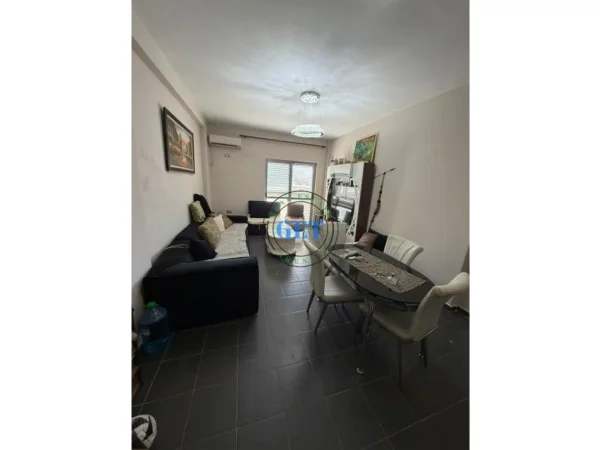 Durres, shitet apartament 1+1 Kati 3, 65 m² 60.000 € (Shkëmbi i Kavajës)