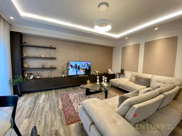 Tirane, jepet me qera apartament 2+1+Aneks+Ballkon Kati 2, 110 m² 1.500 € (Sunrise)