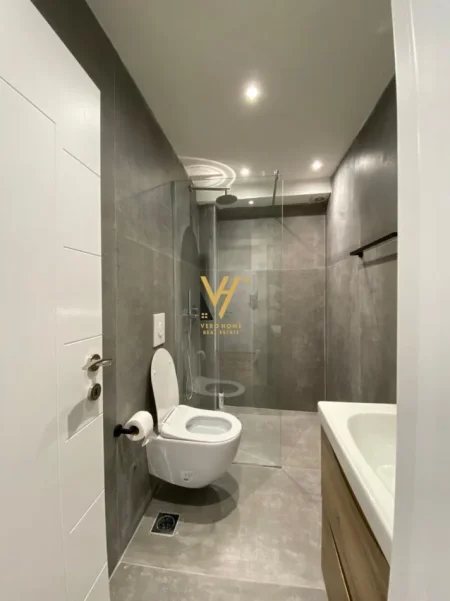 Tirane, jepet me qera apartament 1+1+Ballkon Kati 4, 62 m² 670 € (MYSLYM SHYRI)