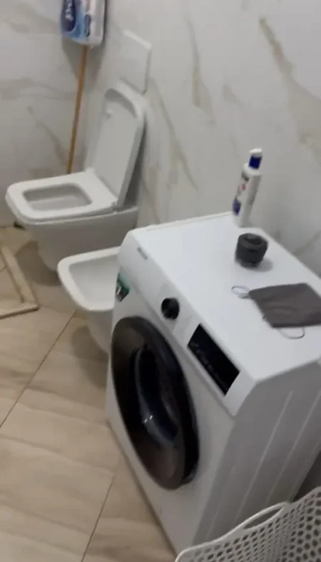 Tirane, jepet me qera apartament 1+1 Kati 2, 55 m² 450 € (Rruga Karl Gega)