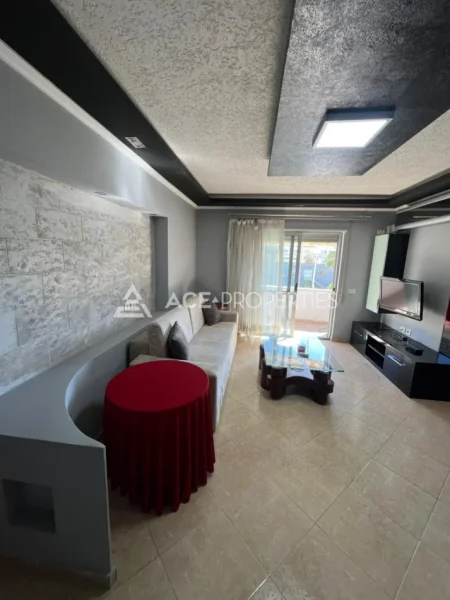 Durres, jepet me qera apartament 1+1 Kati 2, 100 m² 400 € (Durres,Plazh)