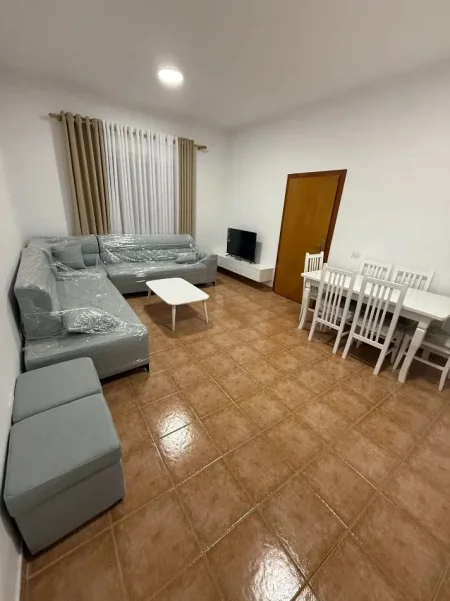 Tirane, jepet me qera apartament 1+1 Kati 1, 70 m² 500 € (5 Maji)