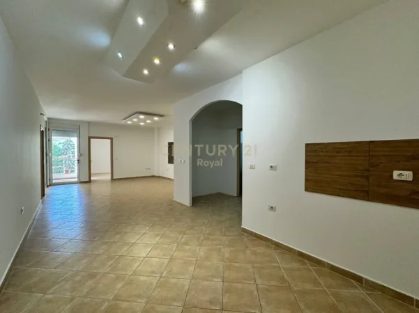 Tirane, shes apartament 2+1+Aneks+Ballkon Kati 2, 121 m² 209.000 € 