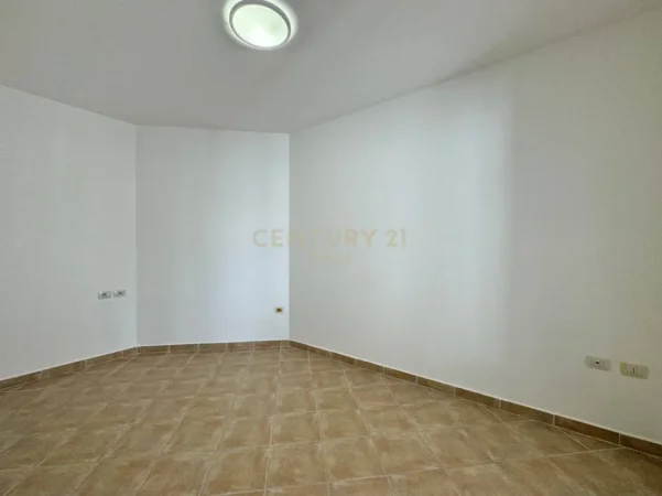 Tirane, shes apartament 2+1+Aneks+Ballkon Kati 2, 121 m² 209.000 € 
