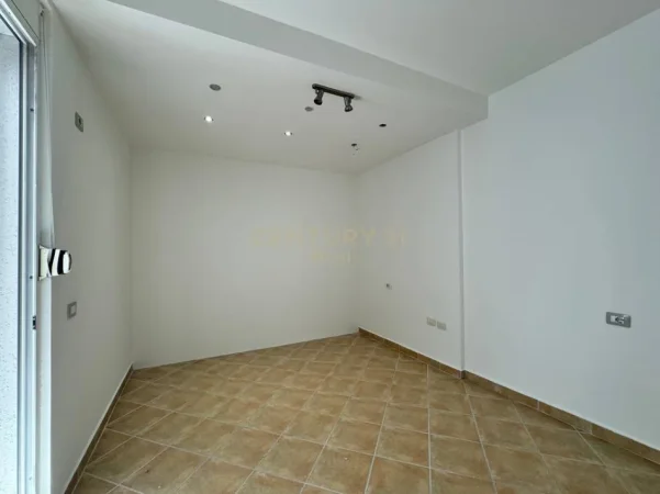Tirane, shes apartament 2+1+Aneks+Ballkon Kati 2, 121 m² 209.000 € 