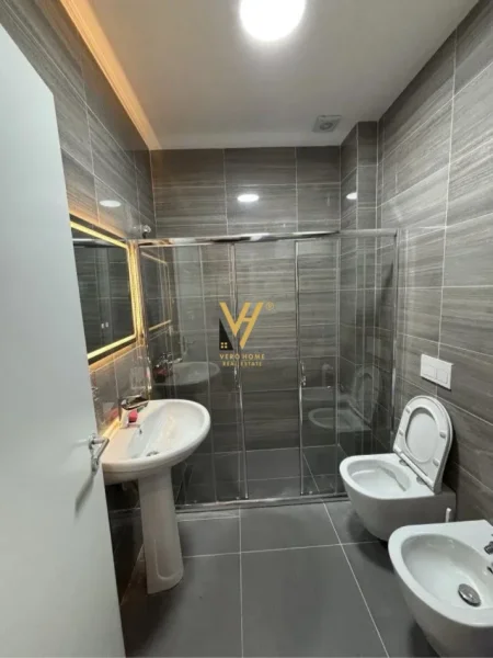 Tirane, jepet me qera apartament 1+1+Ballkon Kati 0, 60 m² 570 € (KODRA E DIELLIT)