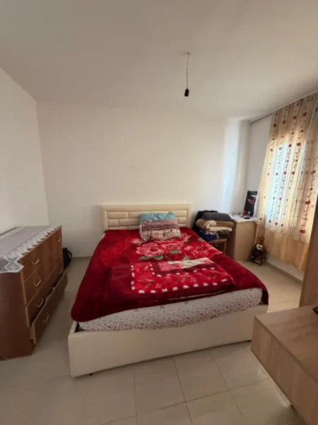 Tirane, jepet me qera apartament 1+1 Kati 3, 70 m² 400 € (Karburant Kastrati ne Xhamllik)