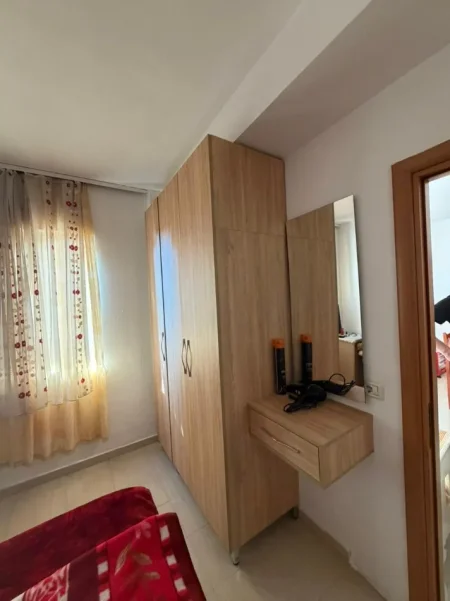 Tirane, jepet me qera apartament 1+1 Kati 3, 70 m² 400 € (Karburant Kastrati ne Xhamllik)