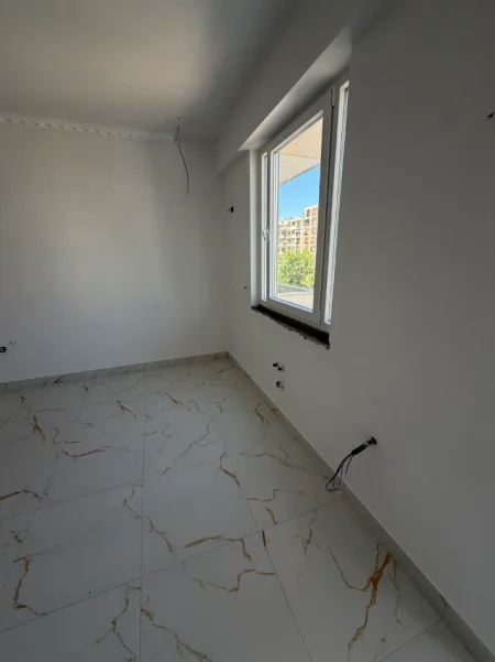 Durres, shitet apartament 2+1+Ballkon Kati 2, 75 m² 120.000 € (Plazh rruga pavarsia)