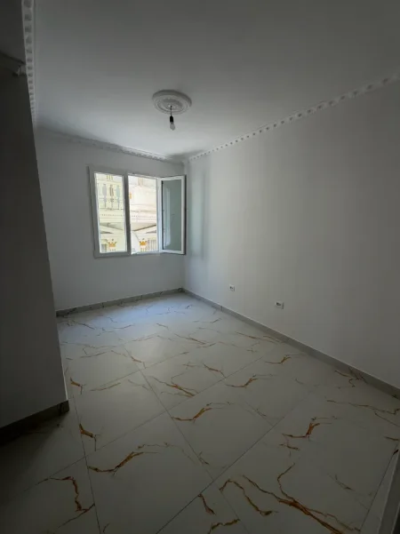 Durres, shitet apartament 2+1+Ballkon Kati 2, 75 m² 120.000 € (Plazh rruga pavarsia)