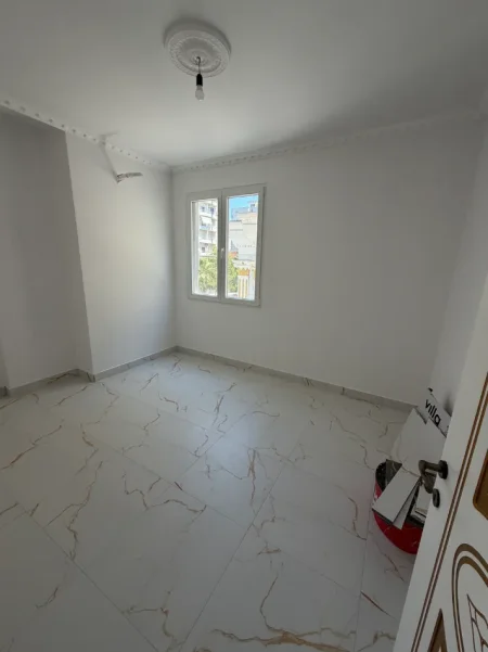 Durres, shitet apartament 2+1+Ballkon Kati 2, 75 m² 120.000 € (Plazh rruga pavarsia)