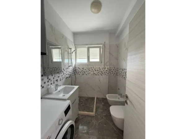 Tirane, shes apartament 2+1+Aneks+Ballkon Kati 4, 106 m² 235.000 € (Ish Restorant durrsi)
