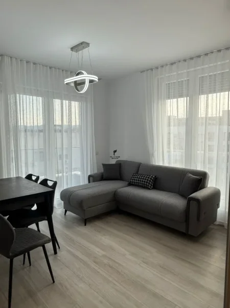 Tirane, jepet me qera apartament 2+1 Kati 6, 74 m² 800 € (STACIONI I TRENIT)