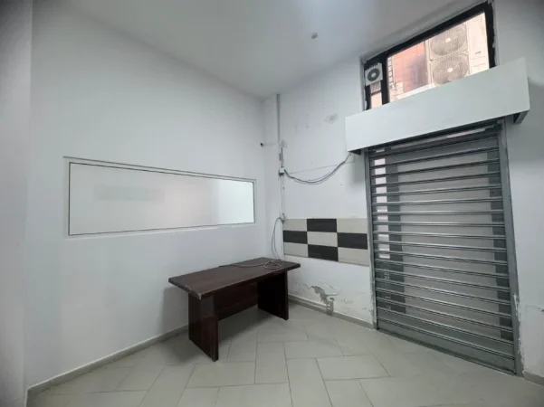 Tirane, jepet me qera ambjent biznesi Kati 0, 67 m² 450 € (Astir)
