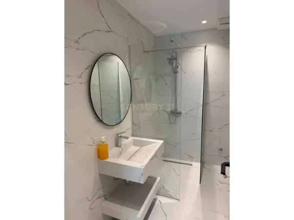 Tirane, shes apartament 1+1+Aneks+Ballkon Kati 5, 59 m² 130.000 € (Kompleksi Xheluks)
