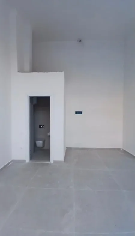 Tirane, jepet me qera dyqan Kati 0, 30 m² 800 € (PRANE SPAK)