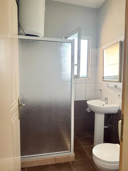 Tirane, jepet me qera apartament 1+1+Aneks+Ballkon Kati 3, 90 m² 35.000 € (Kodra e diellit)