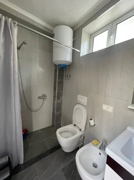 APARTAMENT 1+1 ME QIRA 400 € (RRUGA BARDHYL)