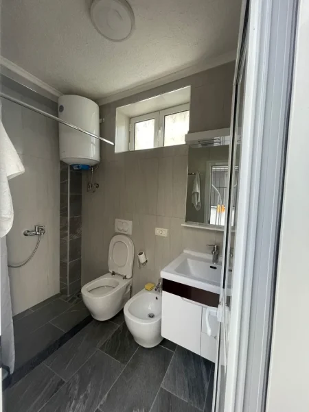 APARTAMENT 1+1 ME QIRA 400 € (RRUGA BARDHYL)
