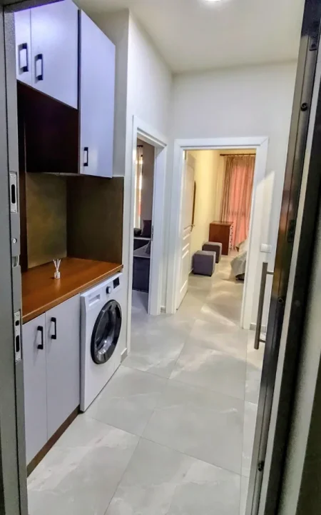 Tirane, jepet me qera apartament 1+1 Kati 2, 77 m² 490 € (KOMPLEKSI ASL)