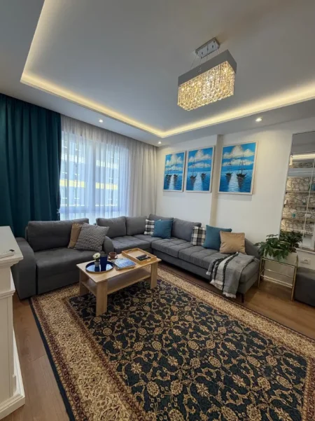 Tirane, jepet me qera apartament 1+1 , 63 m² 590 € (univers city)