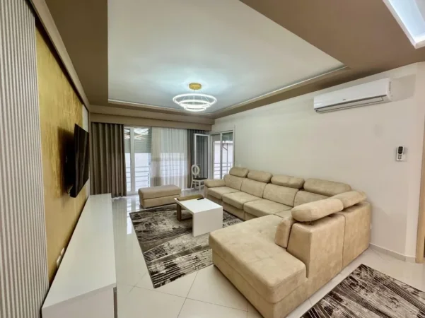 Tirane, jepet me qera apartament duplex 4+1+Aneks+Ballkon , 153 m² 1.500 € 