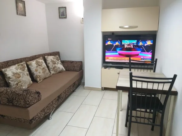 Tirane, jap me qera apartament 1+1+Ballkon Kati 2, 49 m² 370 € (Rruga 5 maji)
