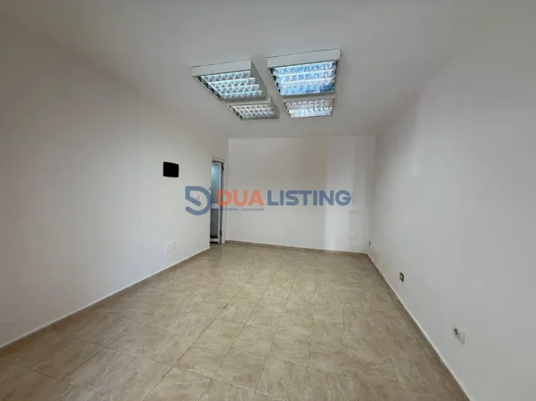 Tirane, shitet ambjent biznesi Kati 0, 61 m² 240.000 € (rruga myslym shyri)