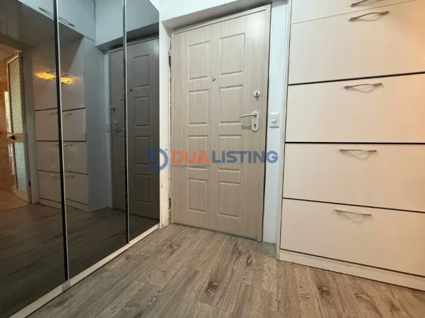 Tirane, shitet dyqan Kati 0, 61 m² 240.000 € (rruga myslym shyri)