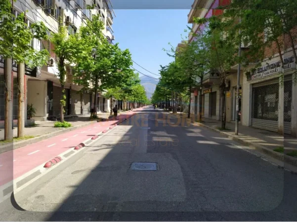 Tirane, jepet me qera ambjent biznesi Kati 0, 80 m² 1.500 € (RRUGA HOXHA TAHSIM)