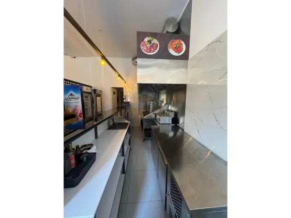 Tirane, shitet ambjent biznesi Kati 0, 107 m² 399.000 € (ASL 2 , RRUGA SADIK PETRELA)