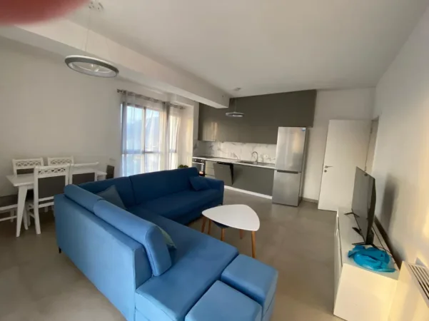 Tirane, jepet me qera apartament 2+1 Kati 9, 110 m² 650 € (spitali qsut)