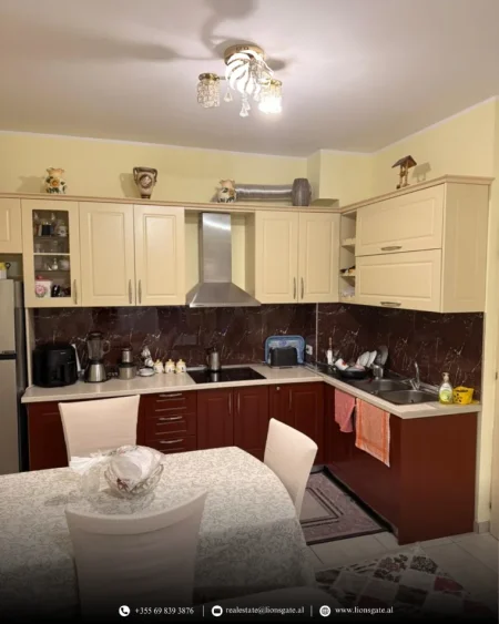 Tirane, jap me qera apartament 2+1 , 600 € 