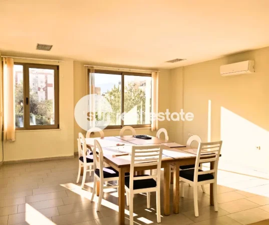 Shkoder, jepet me qera ambjent biznesi Kati 3, 60 m² (QENDER)