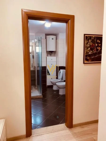 Tirane, jepet me qera apartament 2+1+Ballkon Kati 1, 120 m² 770 € (BRRYL)