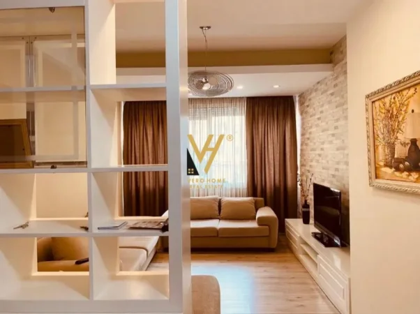 Tirane, jepet me qera apartament 2+1+Ballkon Kati 1, 120 m² 770 € (BRRYL)