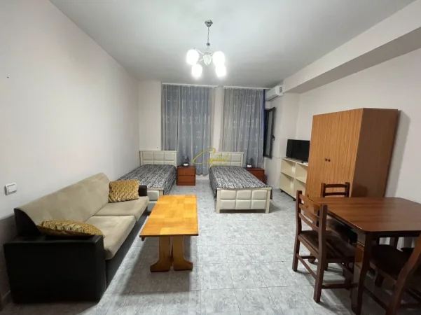 Tirane, jepet me qera garsonier 1+1 Kati 1, 75 m² 400 € (VASIL SHANTO)