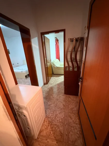 Tirane, jepet me qera Banesë 2+1, Kati 2, Mobiluar, Çmimi 35.000 Lekë të Reja, tek Rruga Jordan Misja, Tiranë