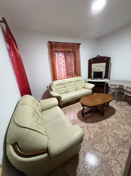Tirane, jepet me qera Banesë 2+1, Kati 2, Mobiluar, Çmimi 35.000 Lekë të Reja, tek Rruga Jordan Misja, Tiranë