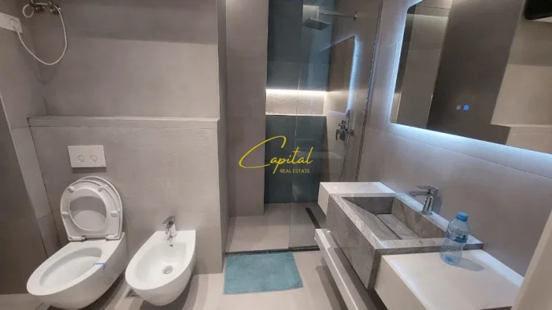 Tirane, jepet me qera apartament 1+1 Kati 2, 70 m² 700 € (KOMUNA E PARISIT)