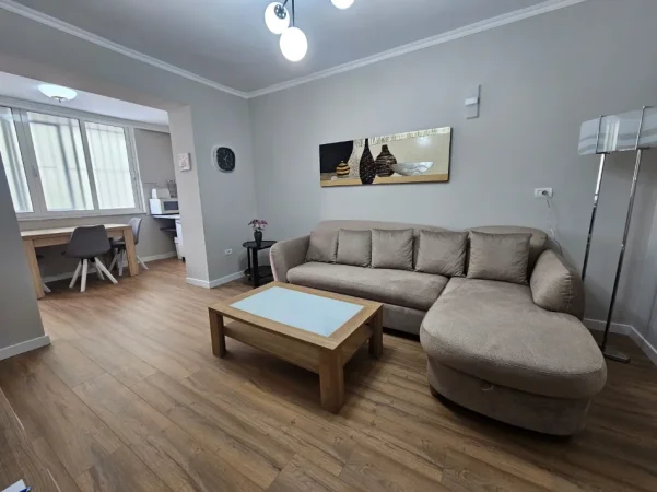 Tirane, jepet me qera apartament Kati 1, 75 m² 800 € 